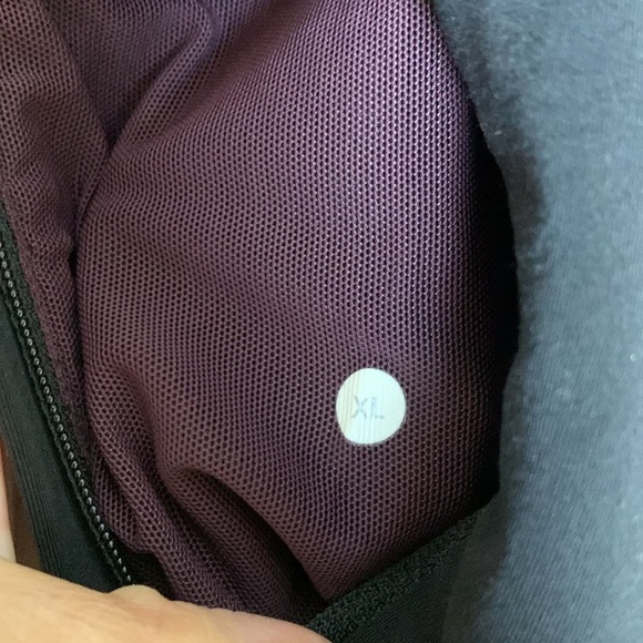 Lululemon black windbreaker with zip in hood and side vents Size XL - Picture 9 of 9